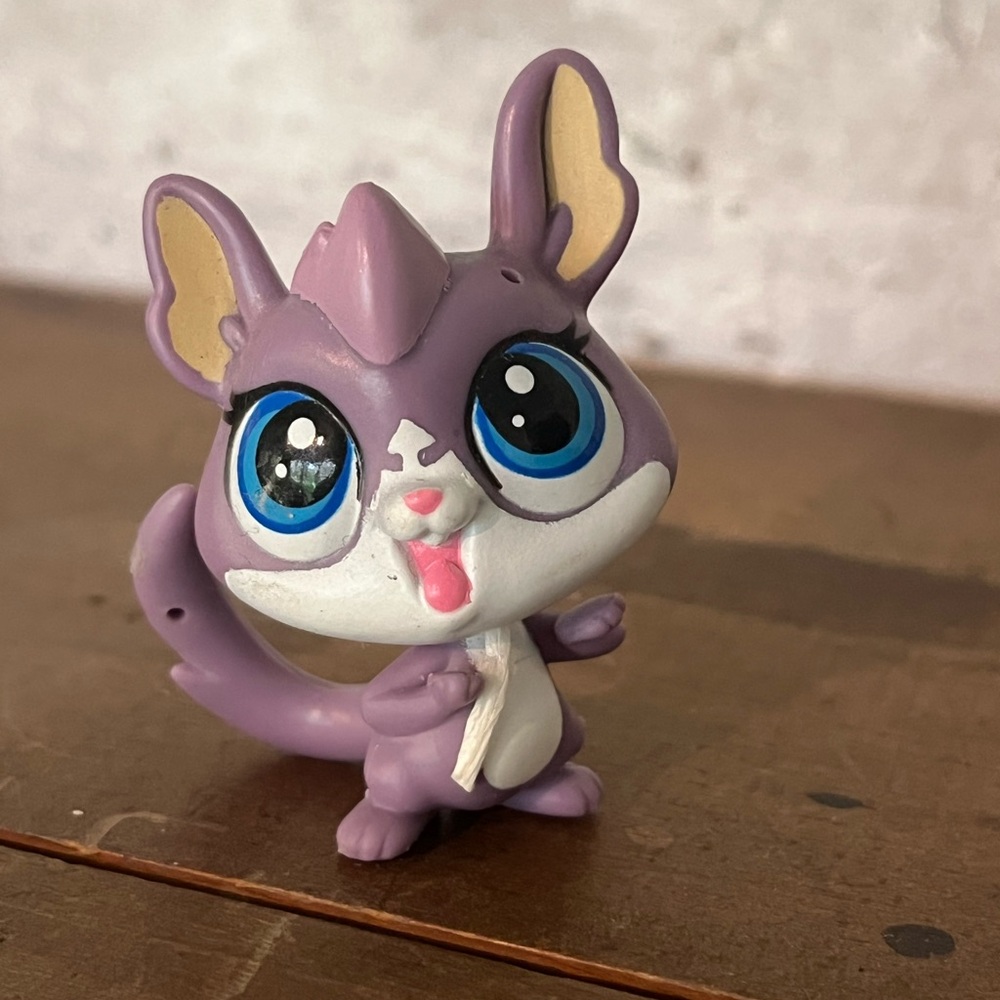 Littlest Pet Shop LPS Hasbro Authentic Figure -- #3653 Bree Nibbleson Chinchilla